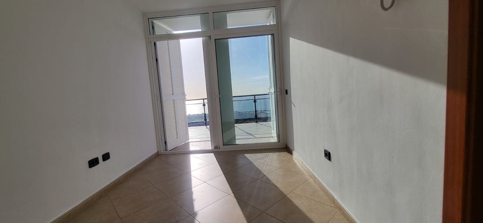 Doppelhaus zur Miete mit Meerblick in San Eugenio