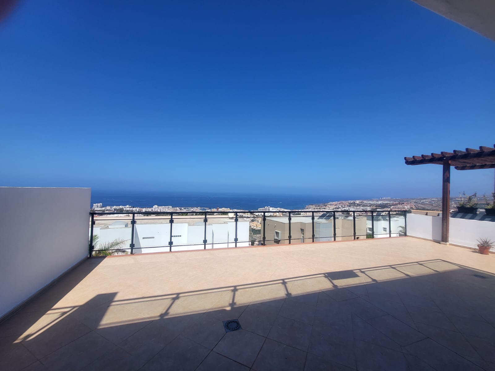 Doppelhaus zur Miete mit Meerblick in San Eugenio