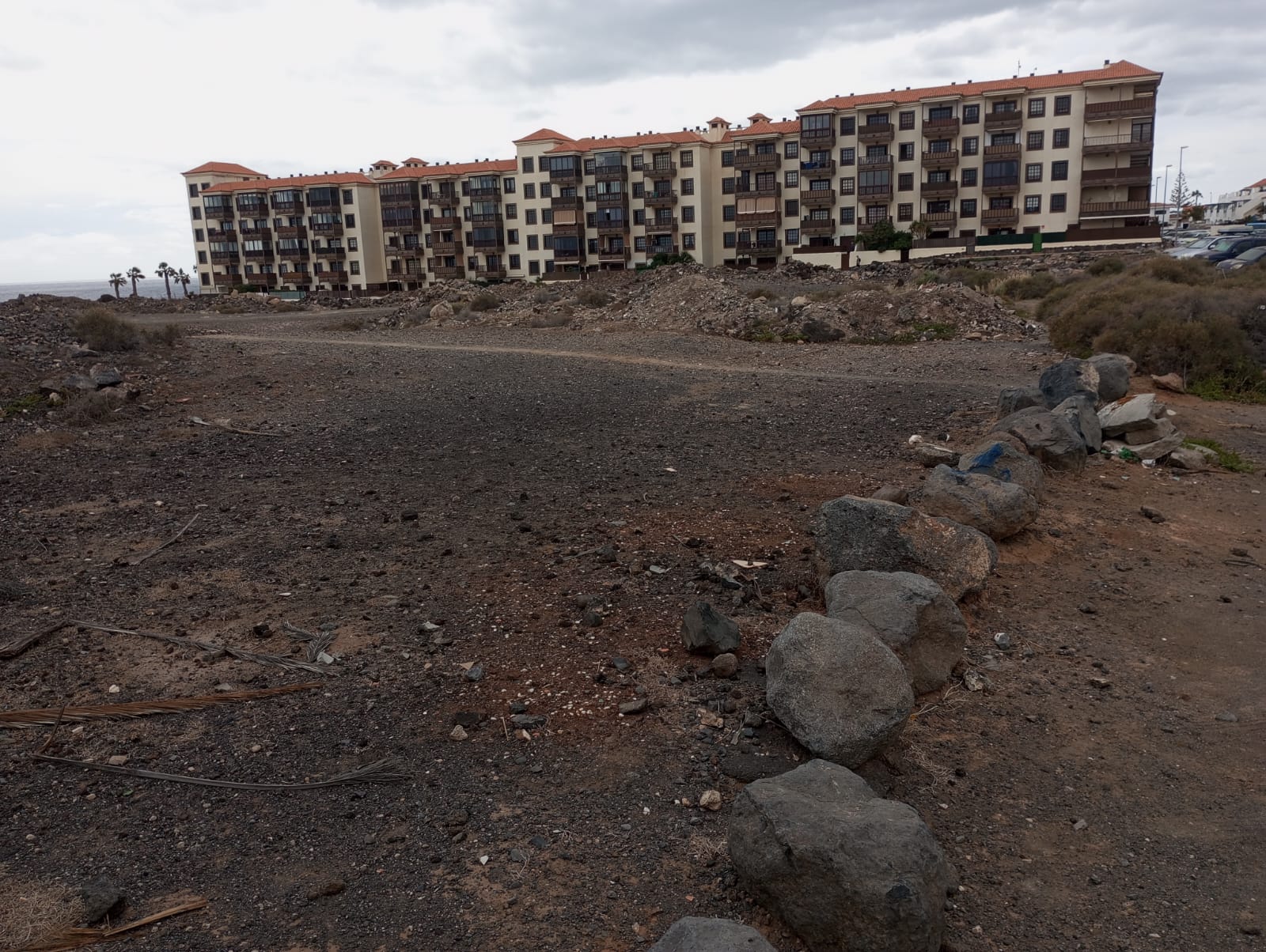Parcela hotelera en primera línea de mar en el sur de Tenerife