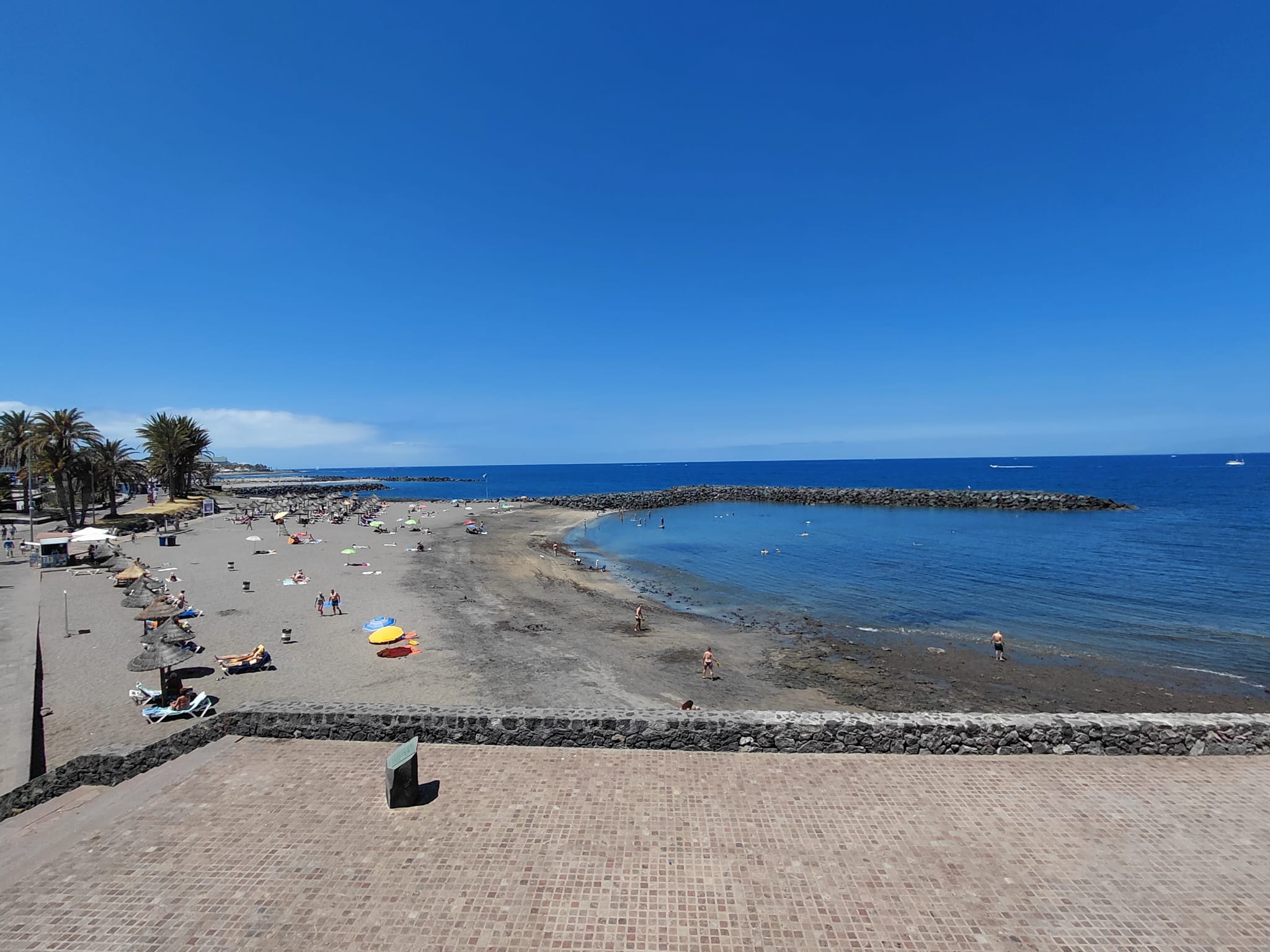 Local comercial en primera línea de mar en el Paseo Marítimo, Costa Adeje