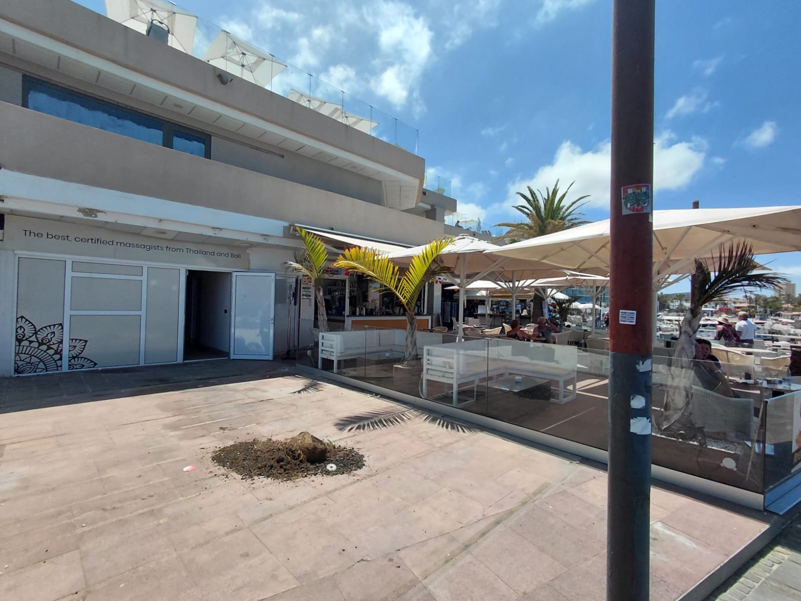 Local comercial en primera línea de mar en el Paseo Marítimo, Costa Adeje