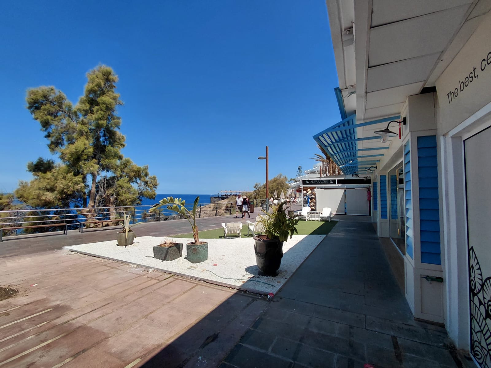 Local comercial en primera línea de mar en el Paseo Marítimo, Costa Adeje