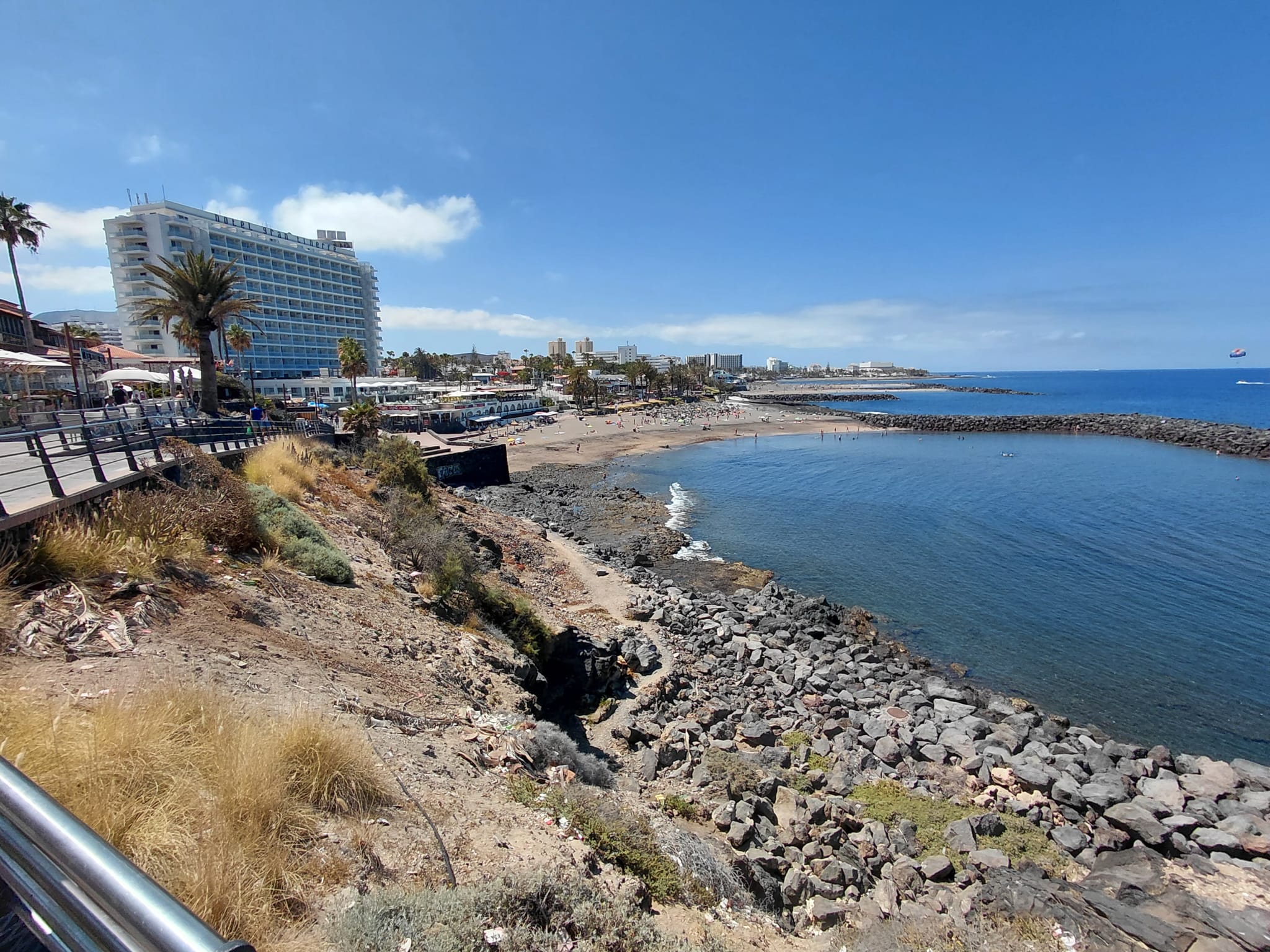 Local comercial en primera línea de mar en el Paseo Marítimo, Costa Adeje