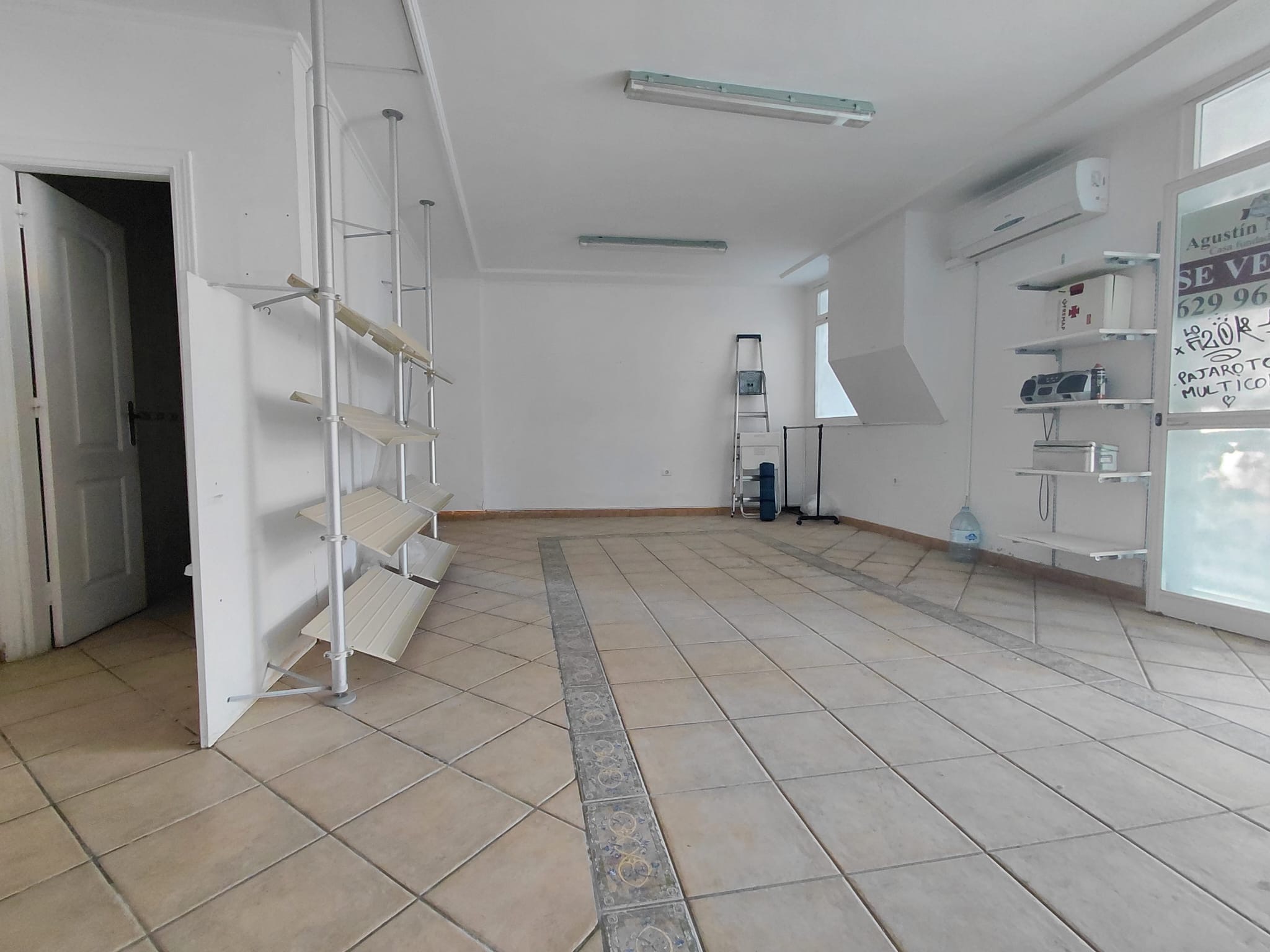 Local comercial en venta o alquiler en la Urbanización Playa Paraíso, Costa Adeje