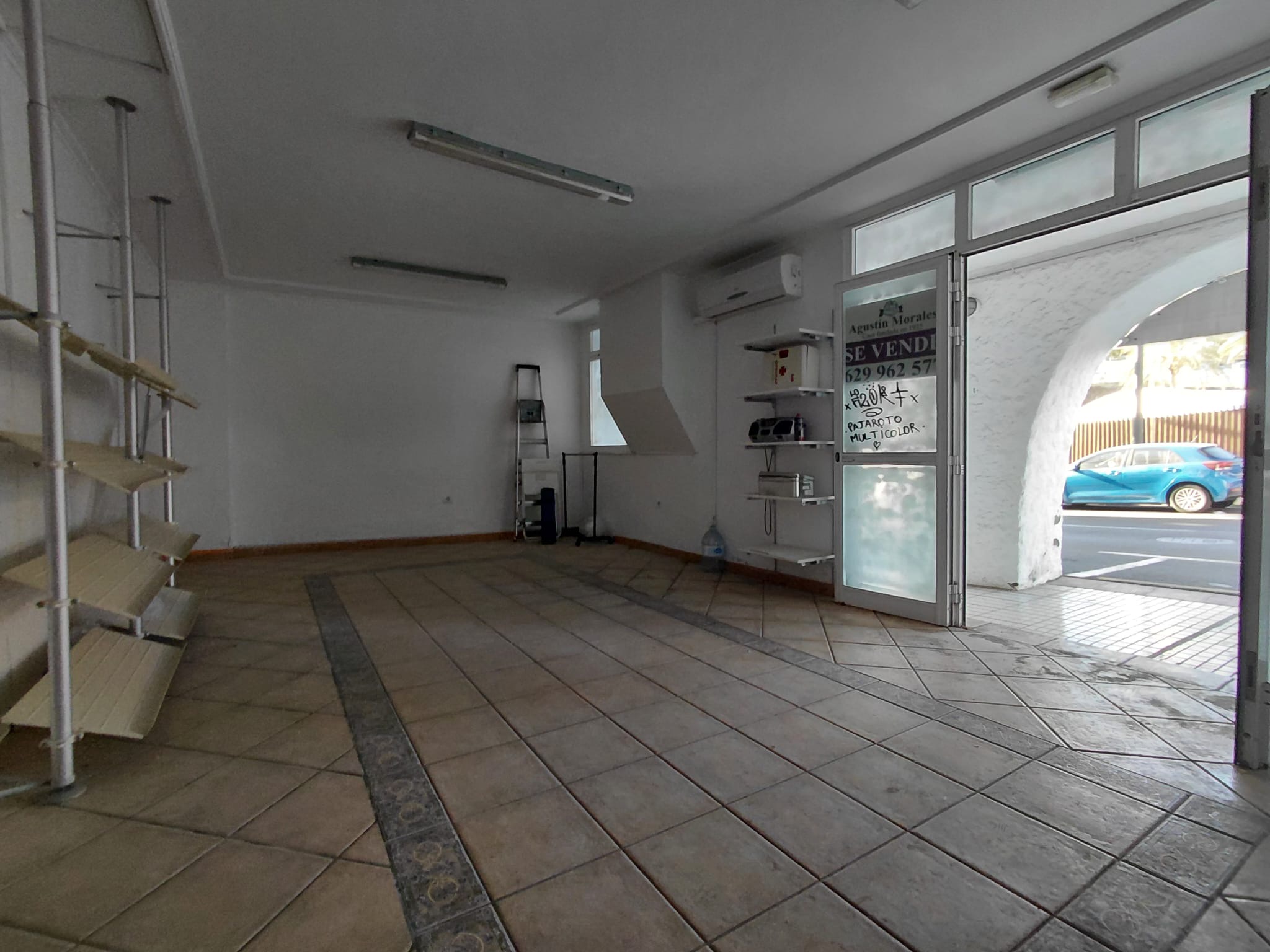 Local comercial en venta o alquiler en la Urbanización Playa Paraíso, Costa Adeje