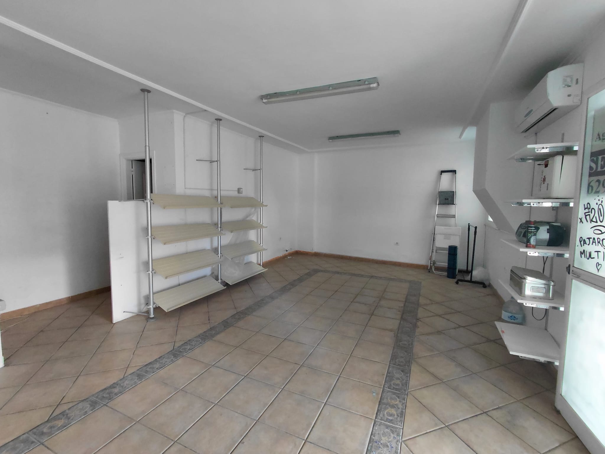 Local comercial en venta o alquiler en la Urbanización Playa Paraíso, Costa Adeje