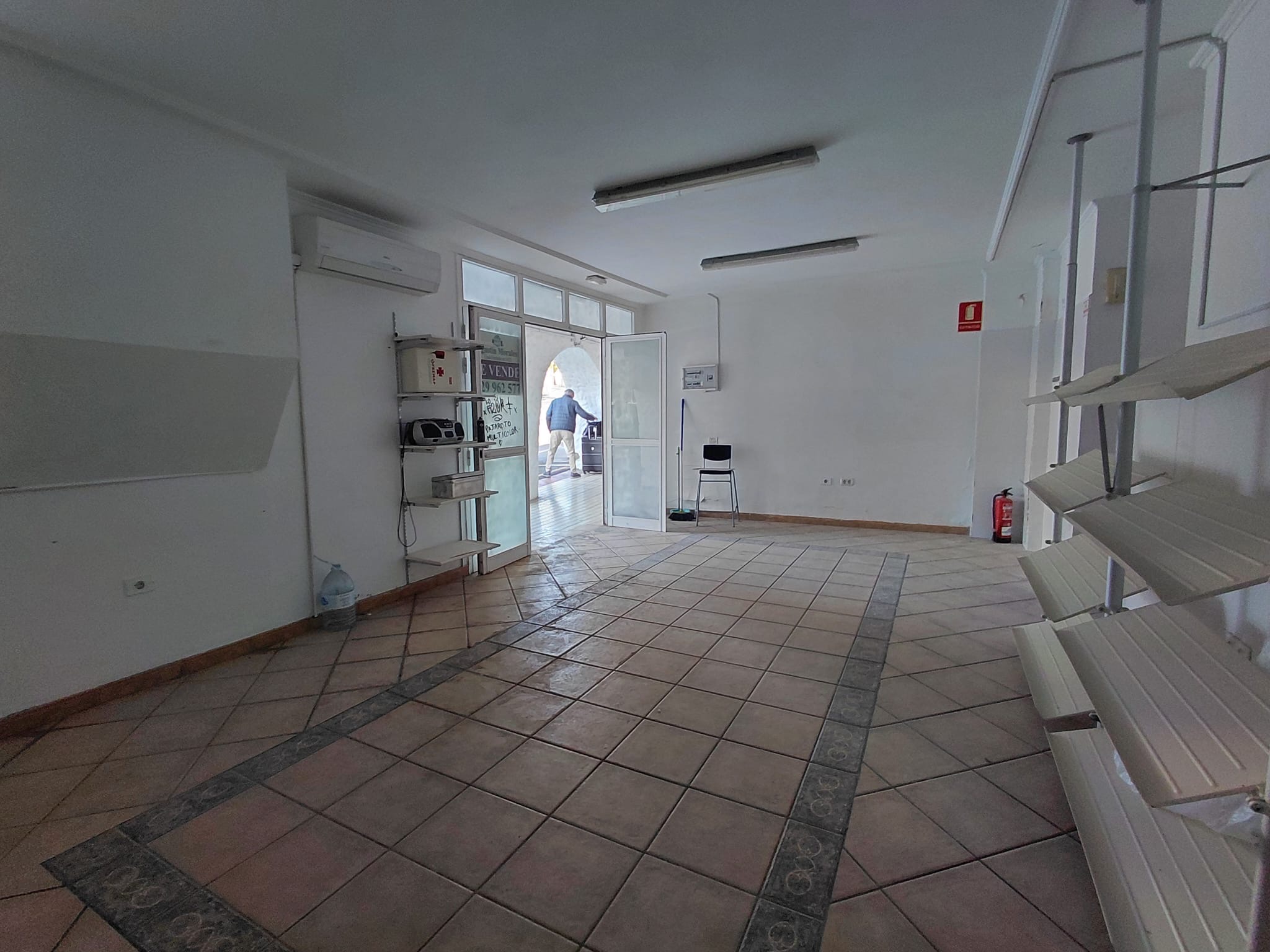 Local comercial en venta o alquiler en la Urbanización Playa Paraíso, Costa Adeje