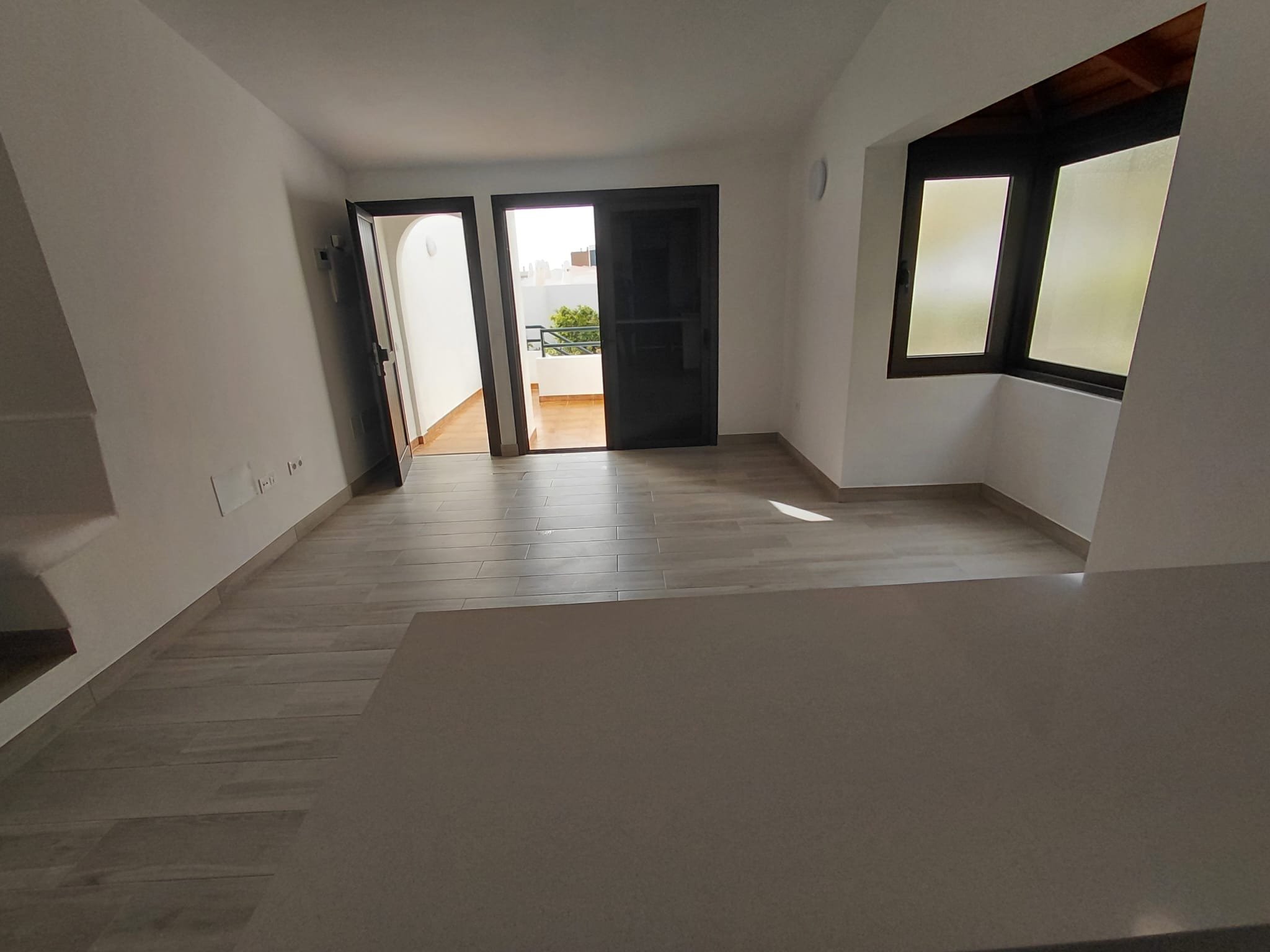 Apartamento reformado de 2 dormitorios en alquiler en la Urbanización San Eugenio, Costa Adeje