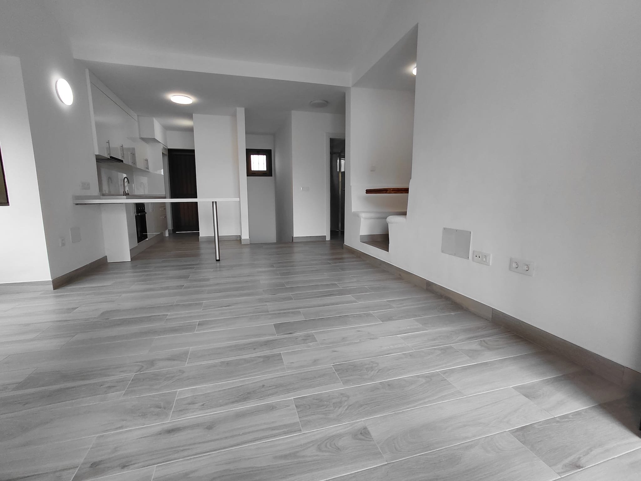 Apartamento reformado de 2 dormitorios en alquiler en la Urbanización San Eugenio, Costa Adeje