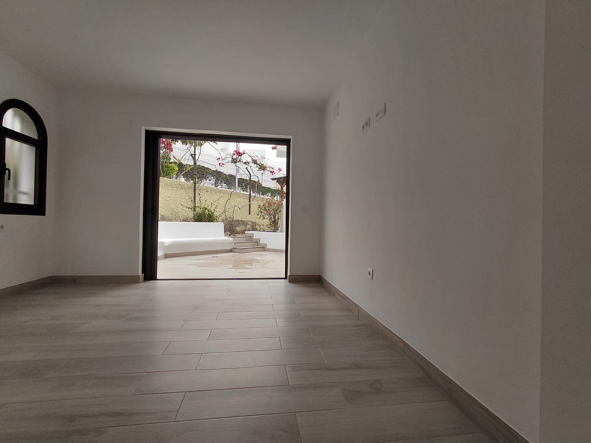 Apartamento reformado de 2 dormitorios en alquiler en la Urbanización San Eugenio, Costa Adeje