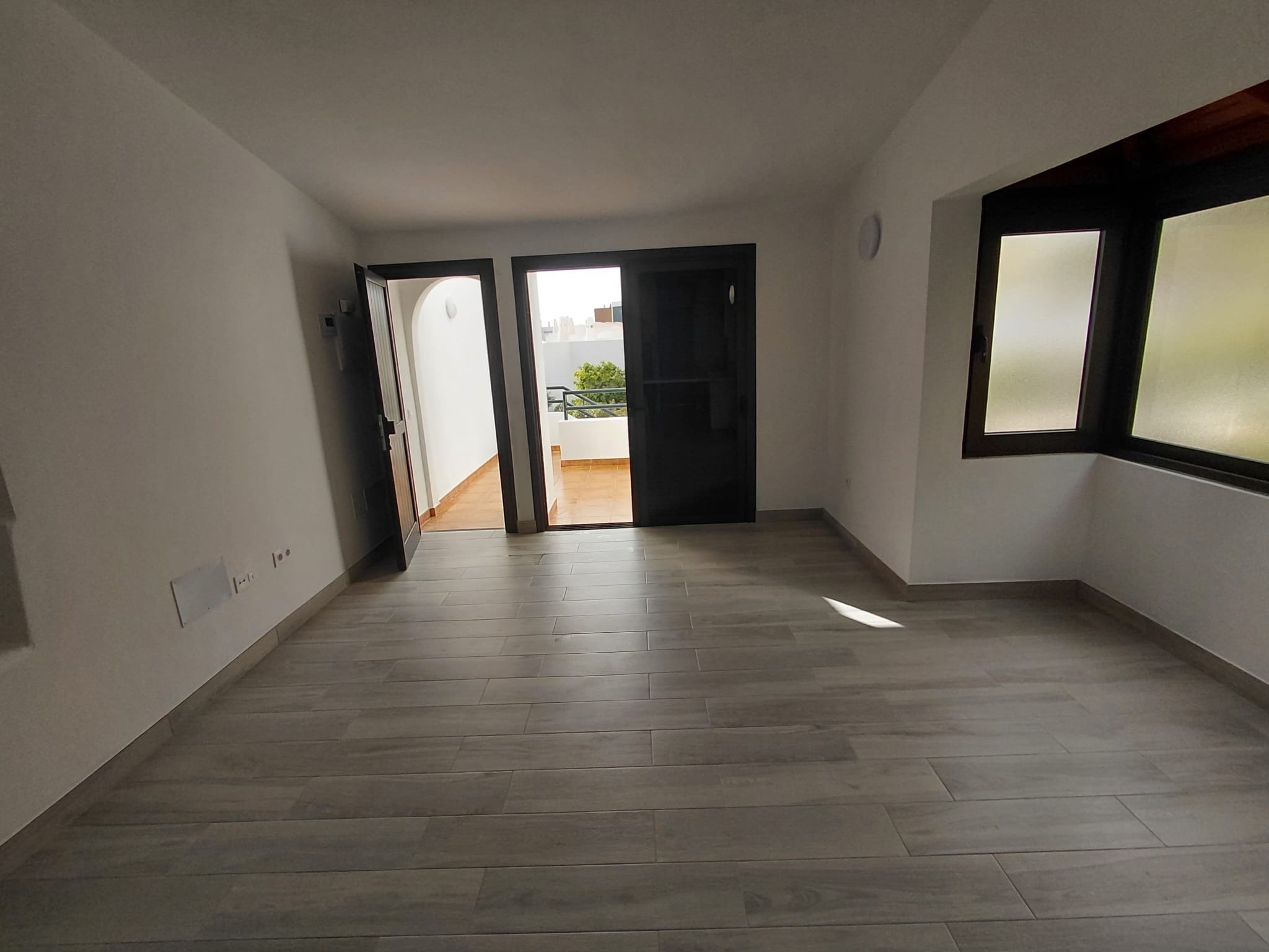 Apartamento reformado de 2 dormitorios en alquiler en la Urbanización San Eugenio, Costa Adeje