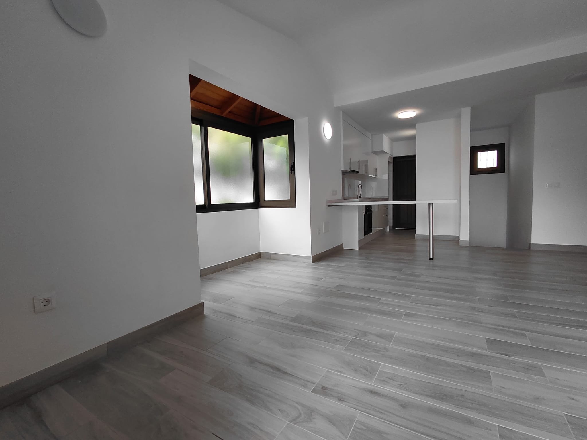 Apartamento reformado de 2 dormitorios en alquiler en la Urbanización San Eugenio, Costa Adeje