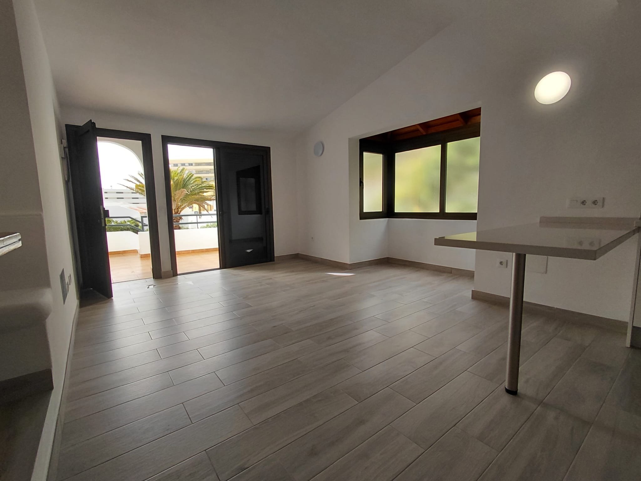 Apartamento reformado de 2 dormitorios en alquiler en la Urbanización San Eugenio, Costa Adeje