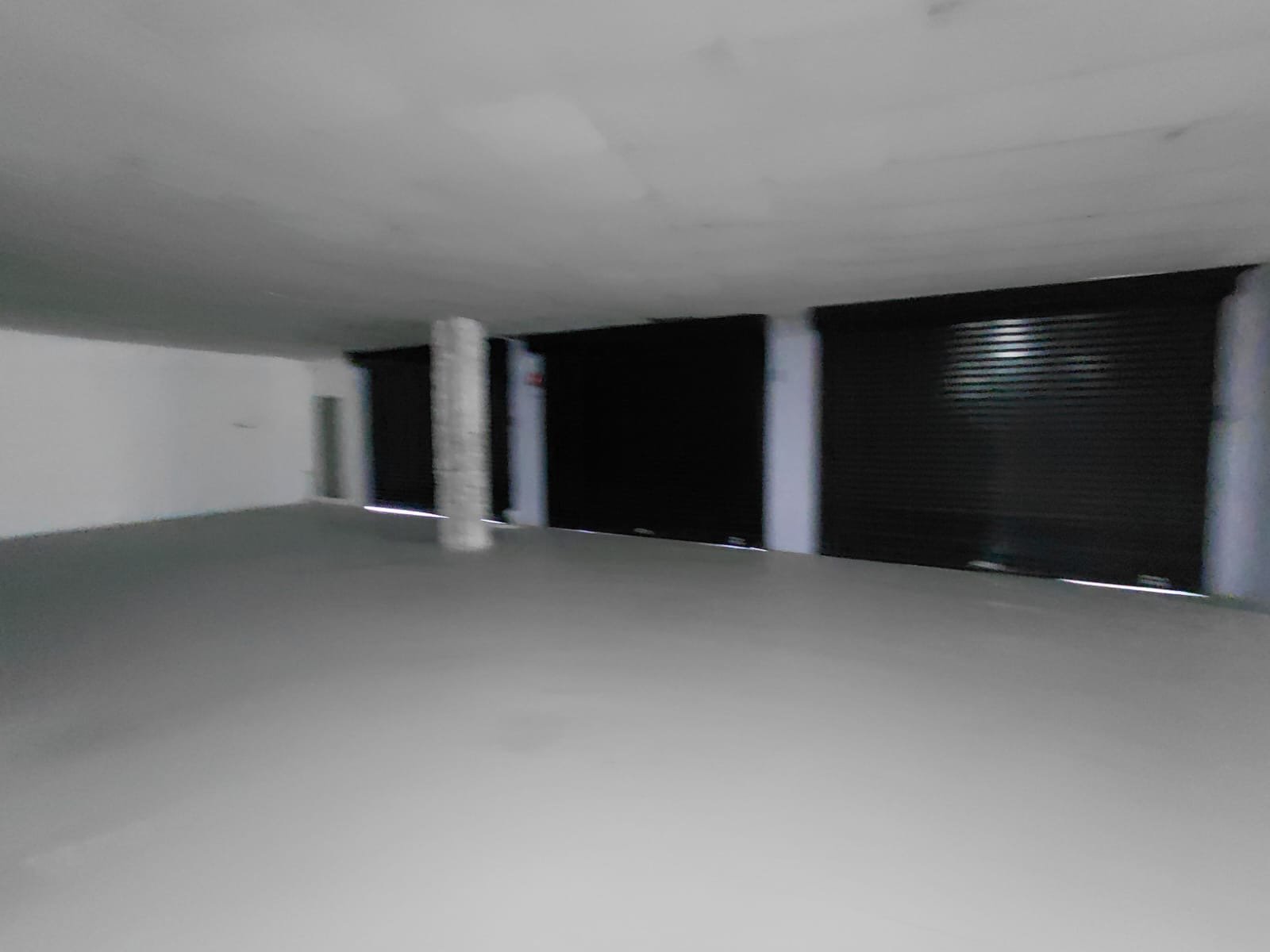 Local comercial de 1.770 m² en venta o alquiler en la Urbanización Torviscas, Costa Adeje