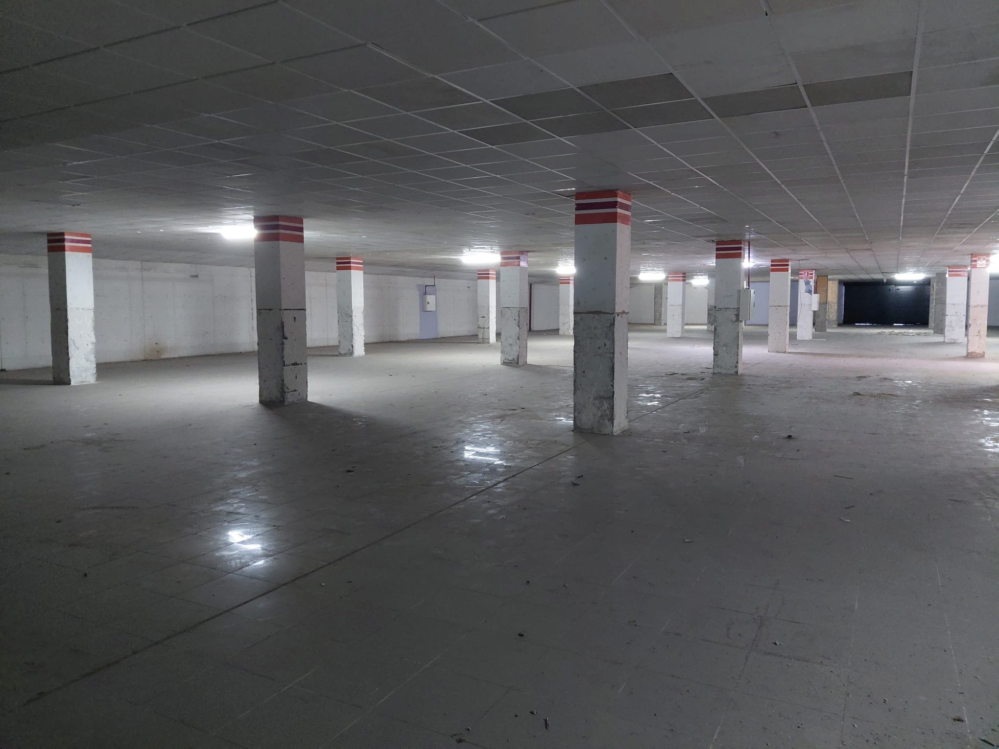 Local comercial de 1.770 m² en venta o alquiler en la Urbanización Torviscas, Costa Adeje