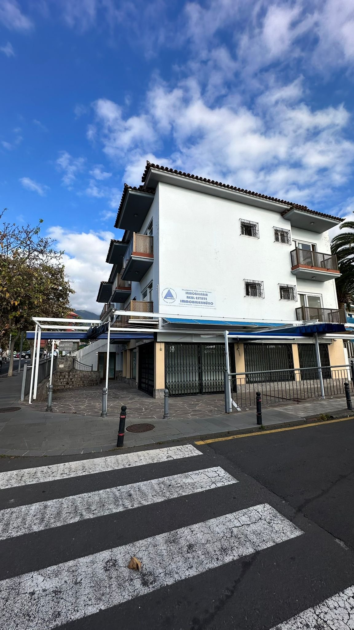 Edificio Colón, edificio íntegro con 4 locales comerciales y 16 estudios en Puerto de la Cruz