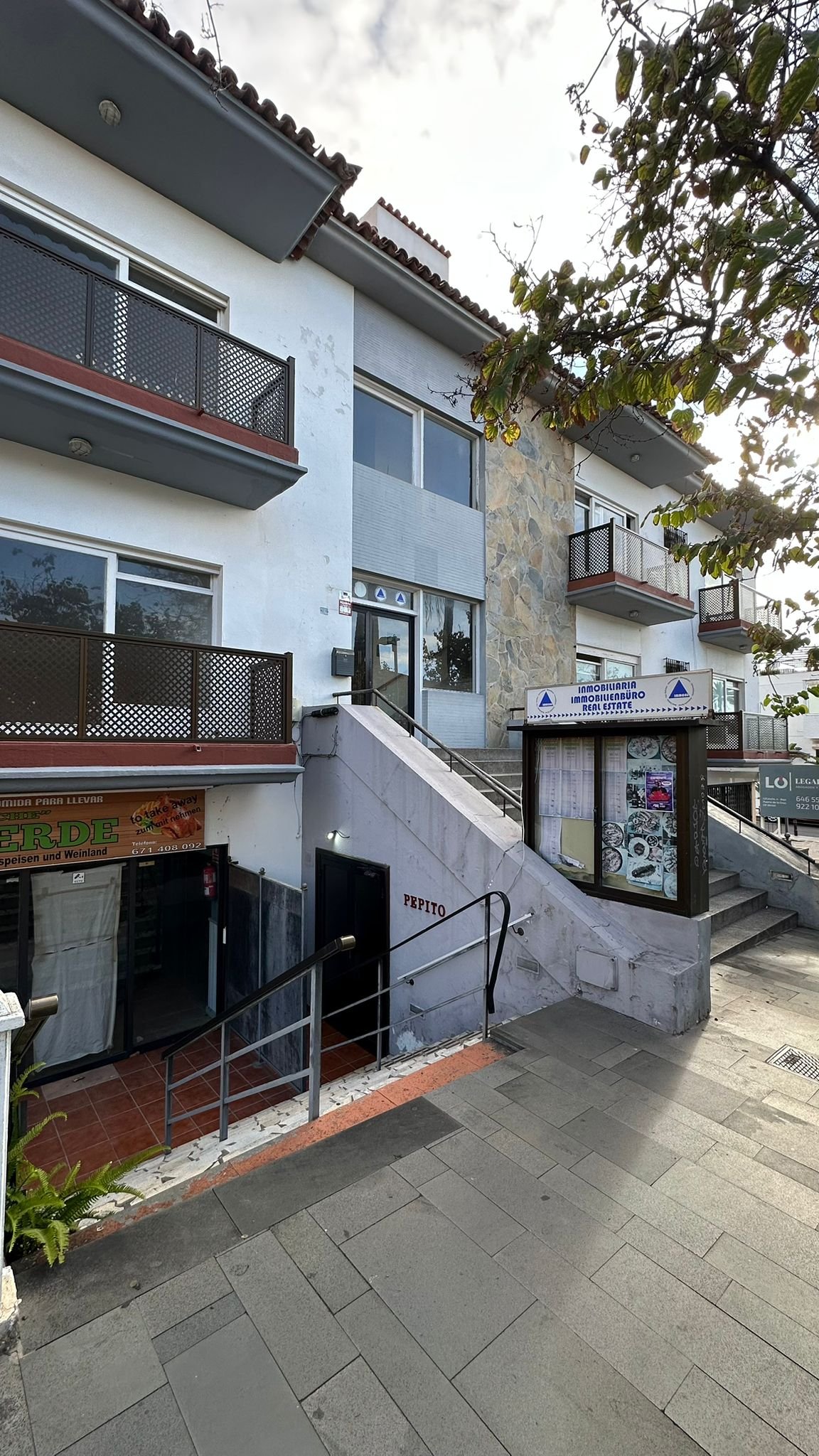 Edificio Colón, edificio íntegro con 4 locales comerciales y 16 estudios en Puerto de la Cruz