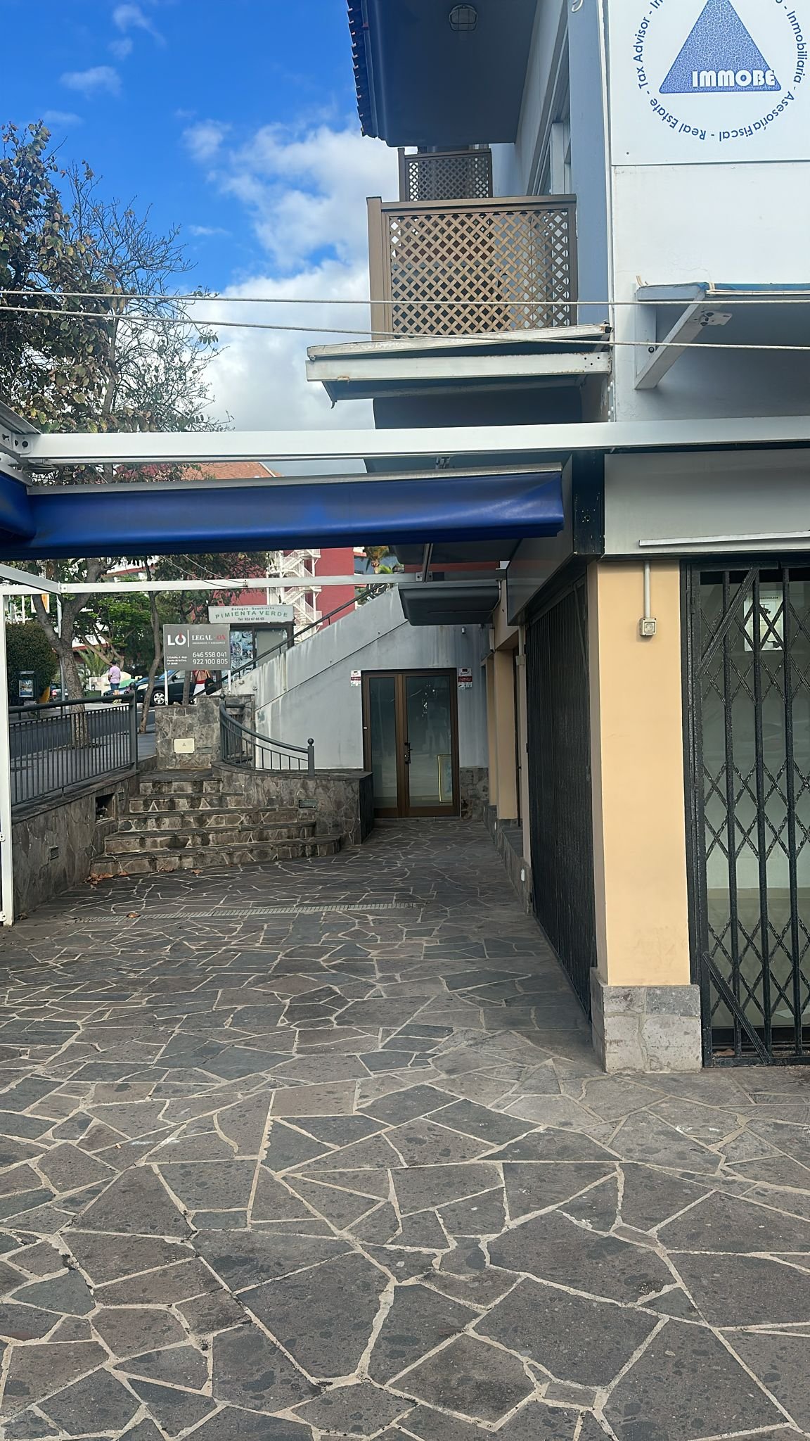 Edificio Colón, edificio íntegro con 4 locales comerciales y 16 estudios en Puerto de la Cruz