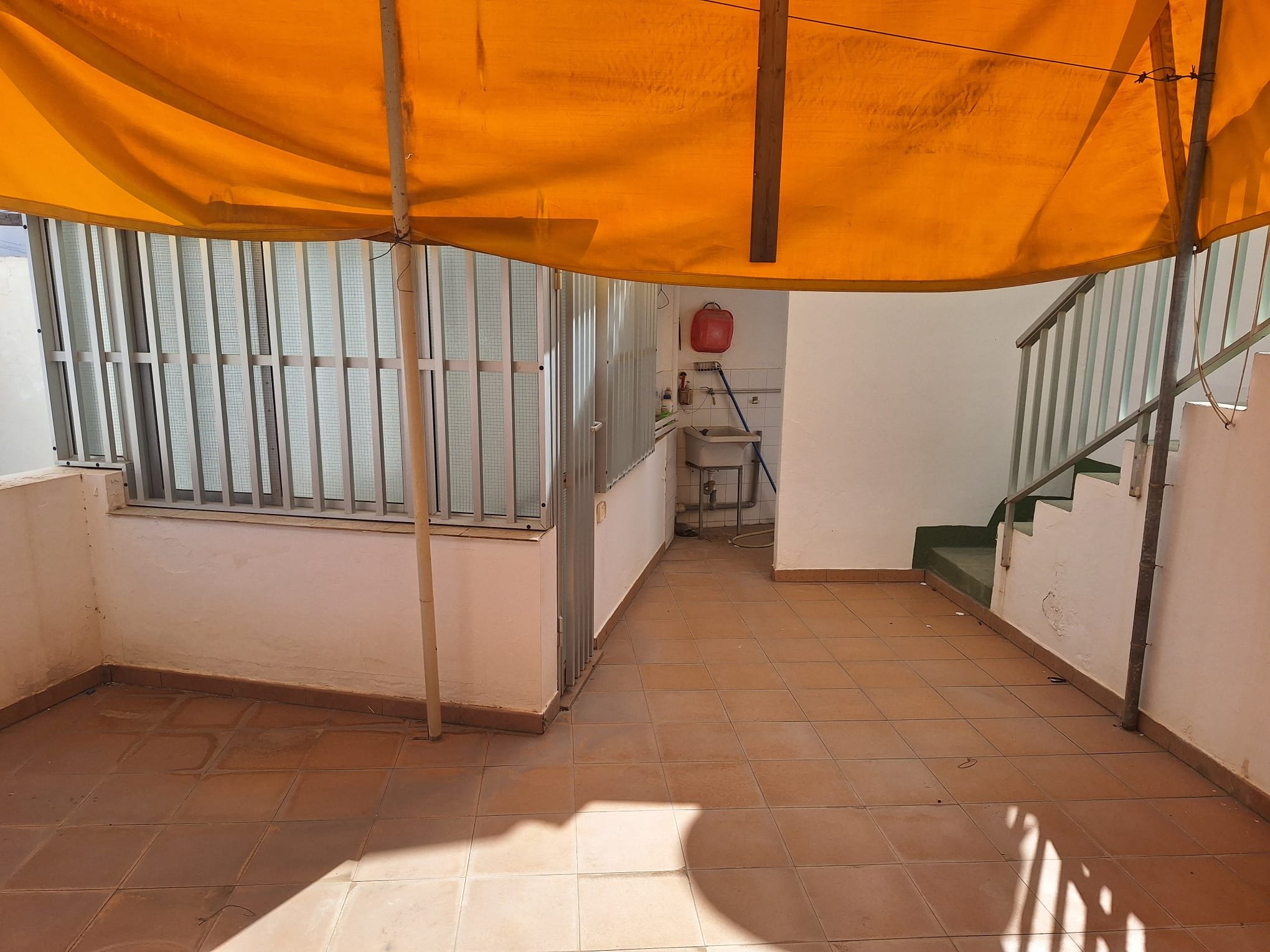 Casa señorial de tres plantas con garaje y azotea en el Casco Histórico de Guia de Isora