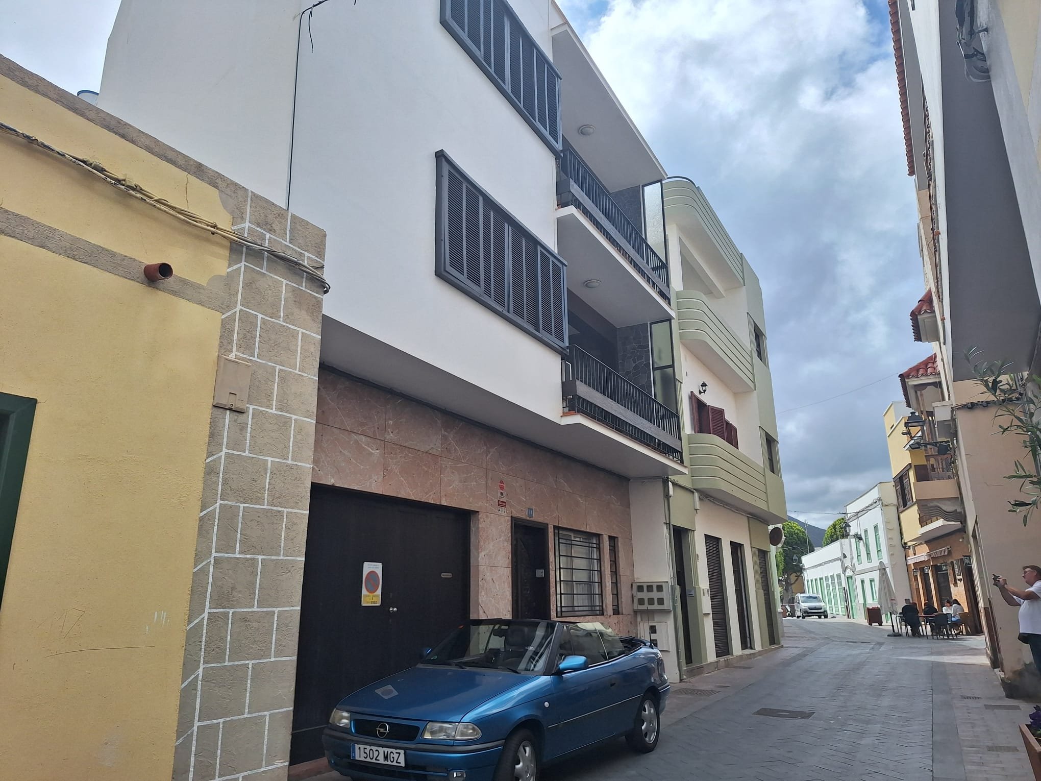 Casa señorial de tres plantas con garaje y azotea en el Casco Histórico de Guia de Isora