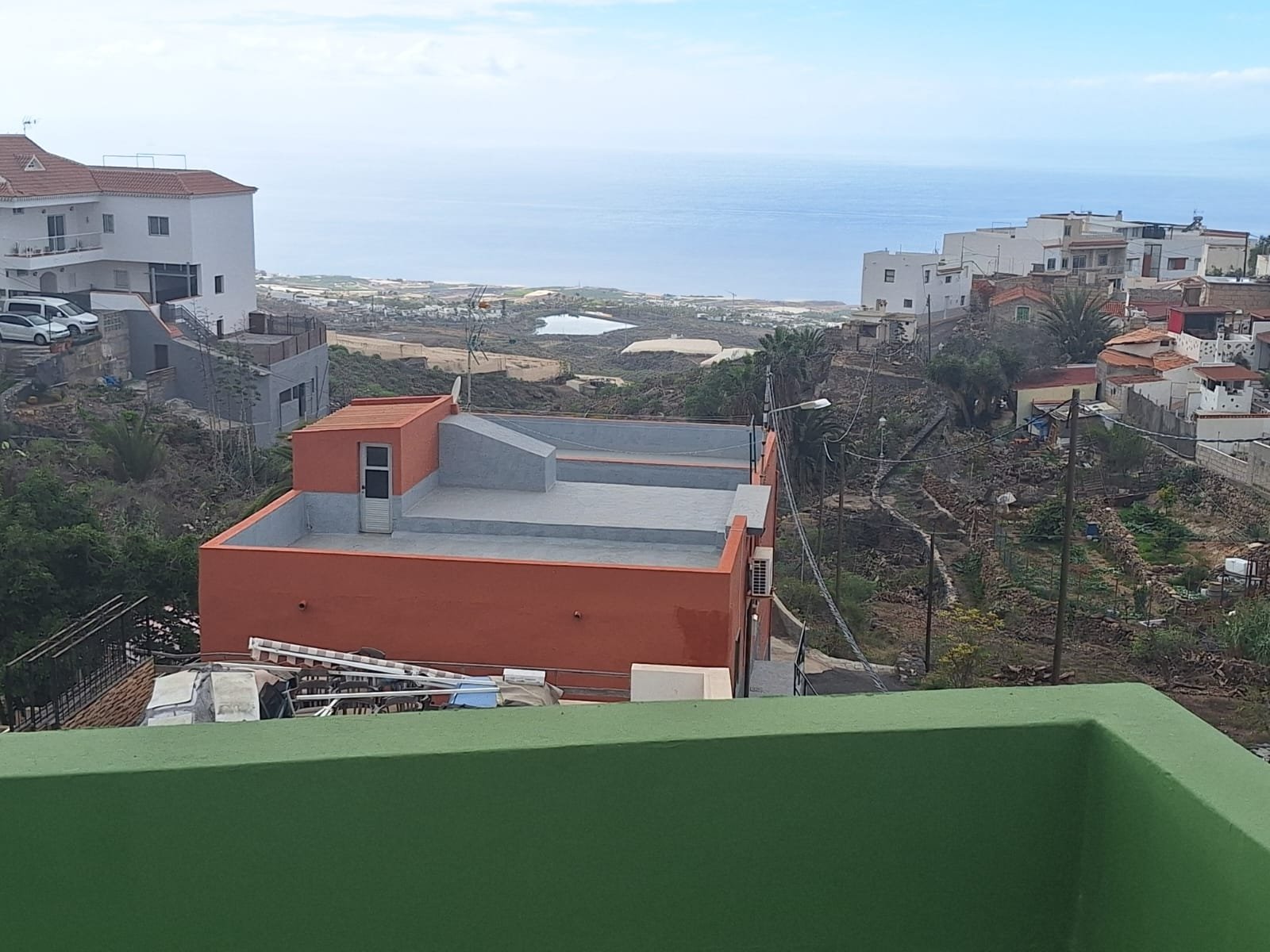 Casa terrera con vistas al mar y terreno