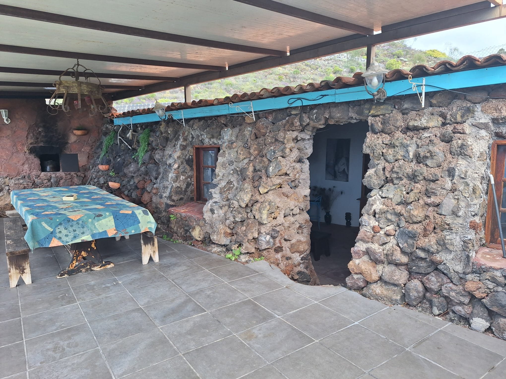 Finca de 15.000 m² con 6 casas y vistas al mar